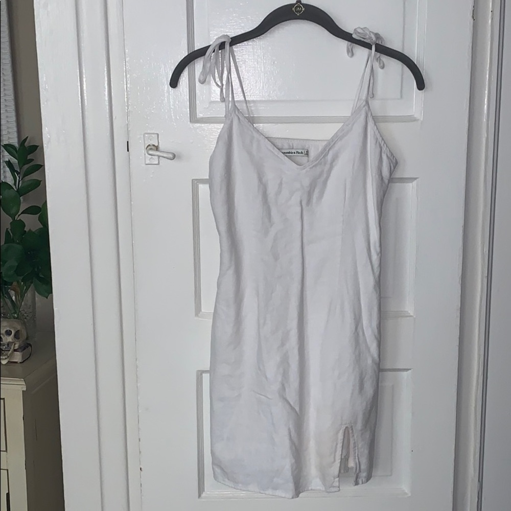 Abercrombie & Fitch White Linen mini dress 🤍